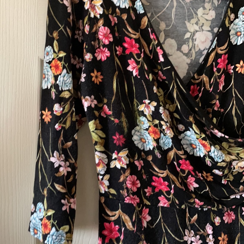 GORGEOUS Gilli botanical v neck jersey dress - Picture 2 of 10